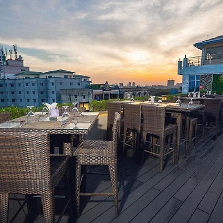 Elegant Hotel Pyi Thar Yar Янгон Екстериор снимка