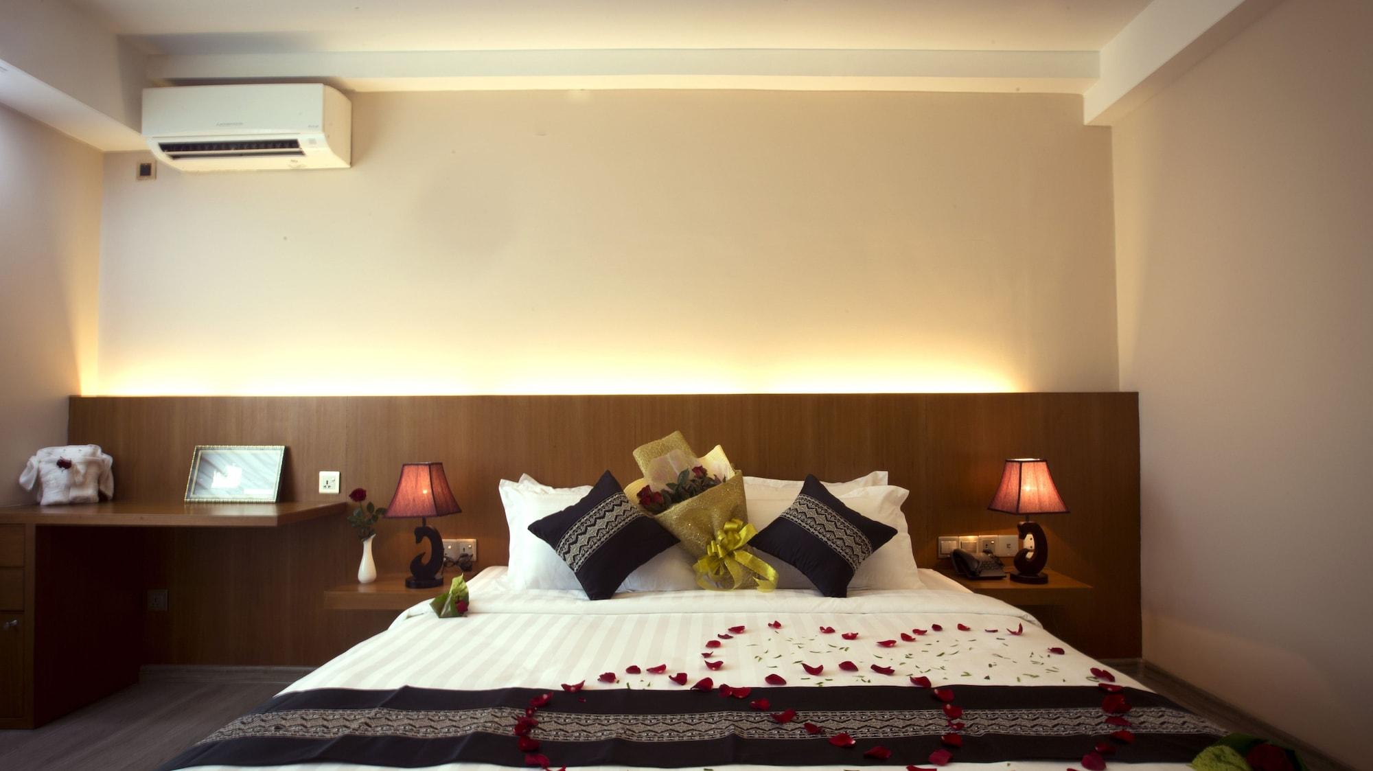 Elegant Hotel Pyi Thar Yar Янгон Екстериор снимка