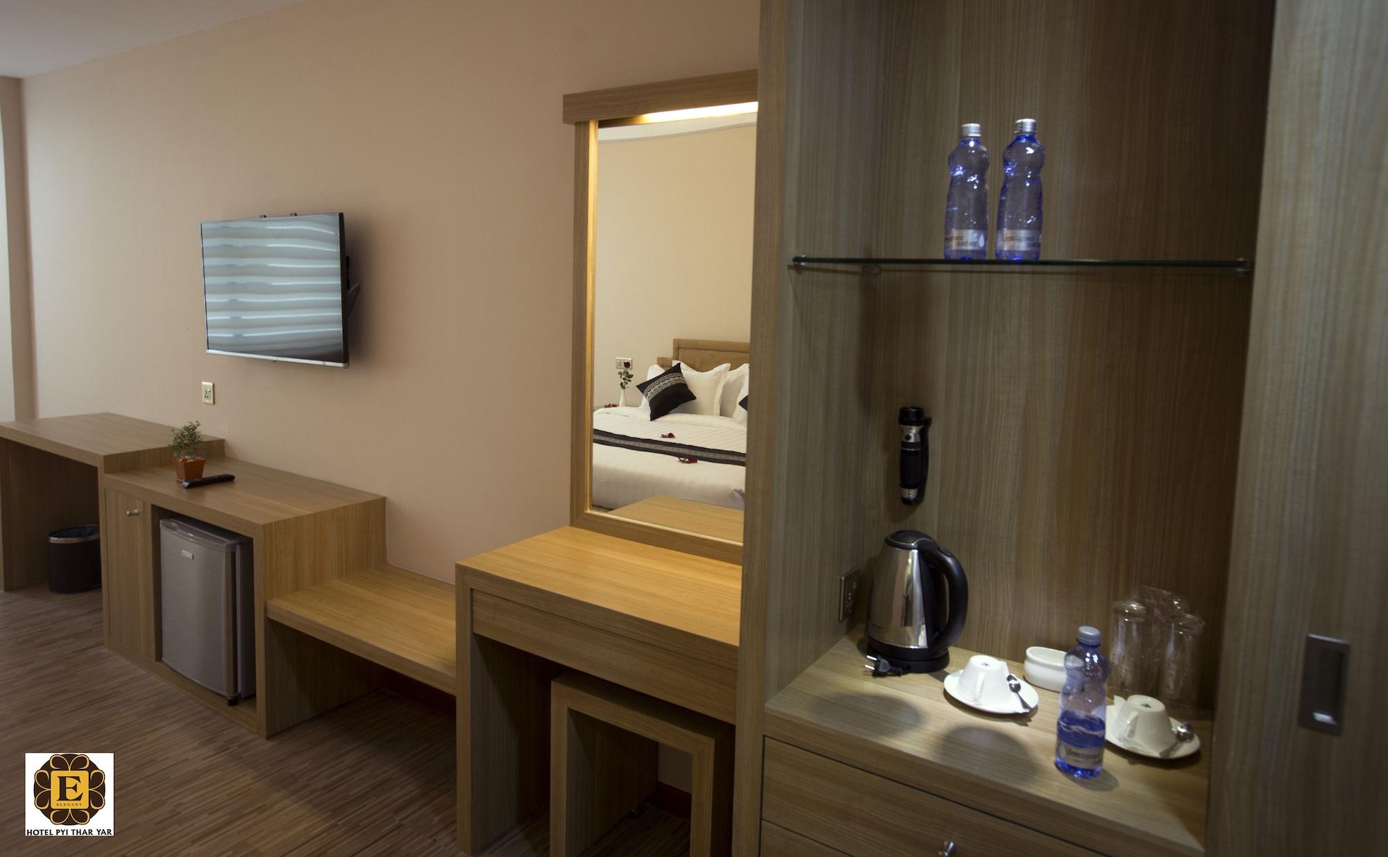 Elegant Hotel Pyi Thar Yar Янгон Екстериор снимка