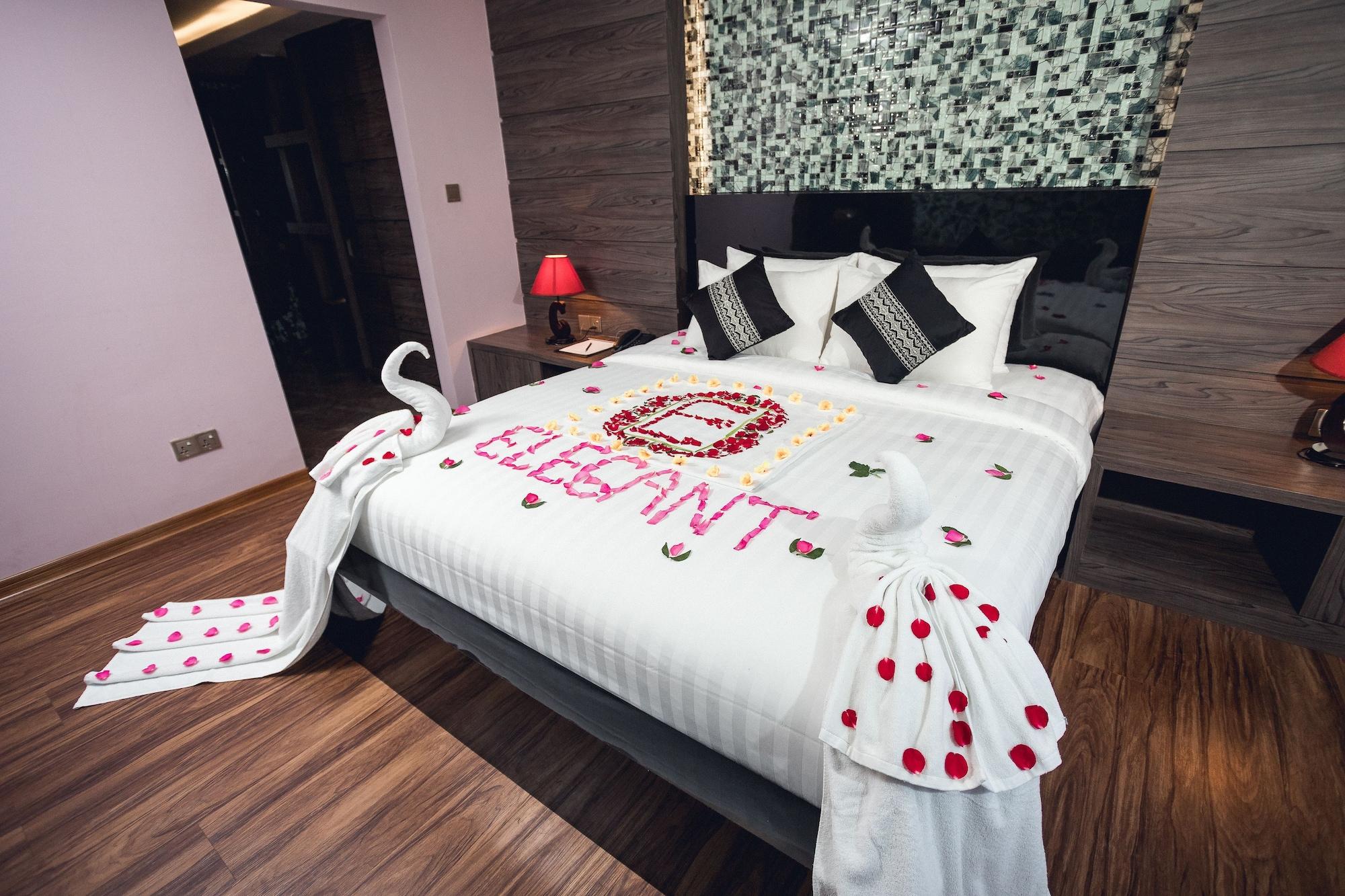 Elegant Hotel Pyi Thar Yar Янгон Екстериор снимка