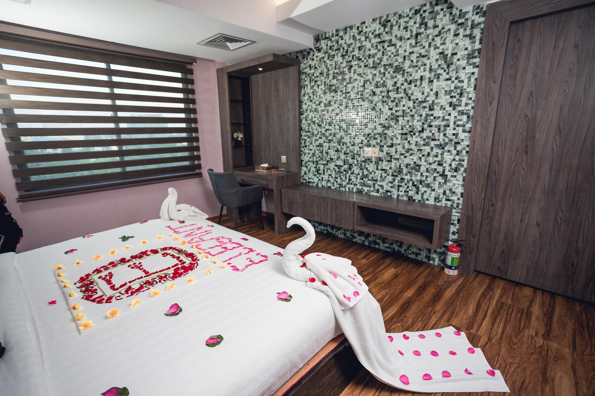 Elegant Hotel Pyi Thar Yar Янгон Екстериор снимка