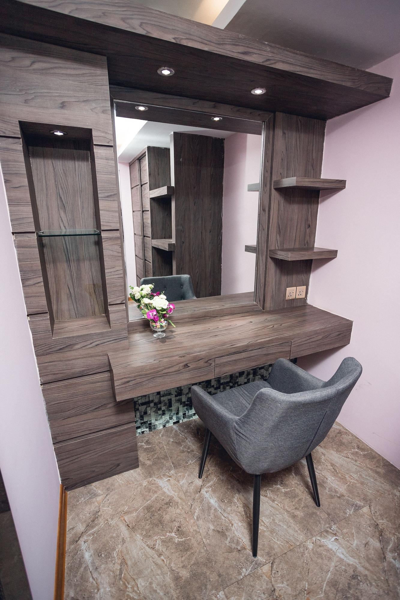 Elegant Hotel Pyi Thar Yar Янгон Екстериор снимка