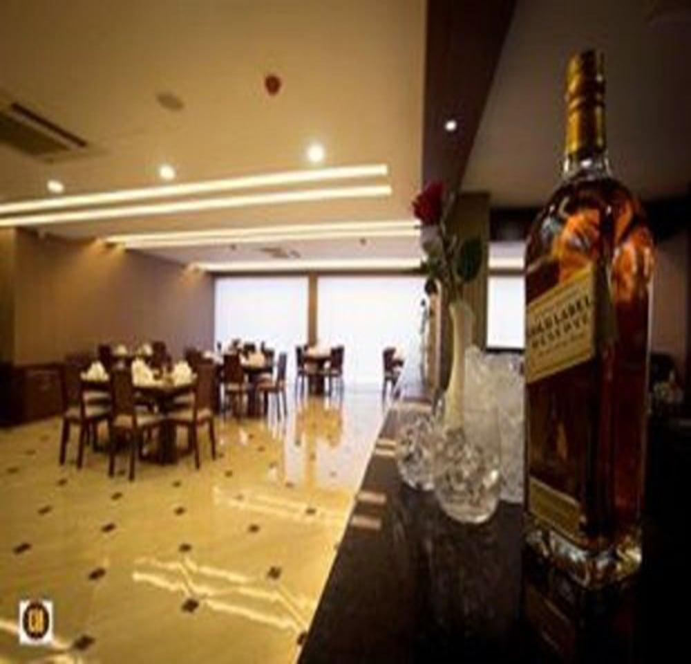 Elegant Hotel Pyi Thar Yar Янгон Екстериор снимка