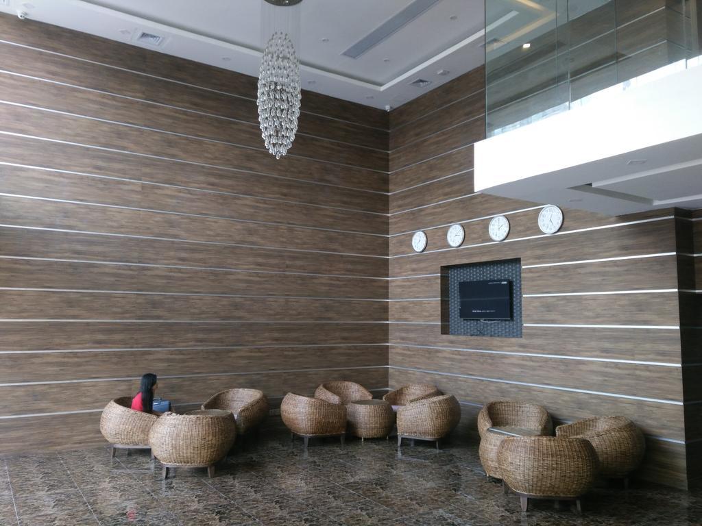 Elegant Hotel Pyi Thar Yar Янгон Екстериор снимка