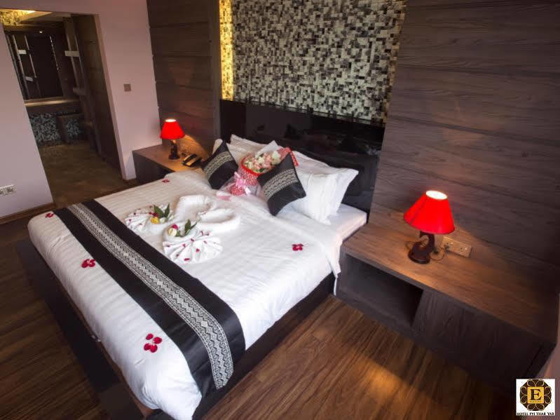Elegant Hotel Pyi Thar Yar Янгон Екстериор снимка