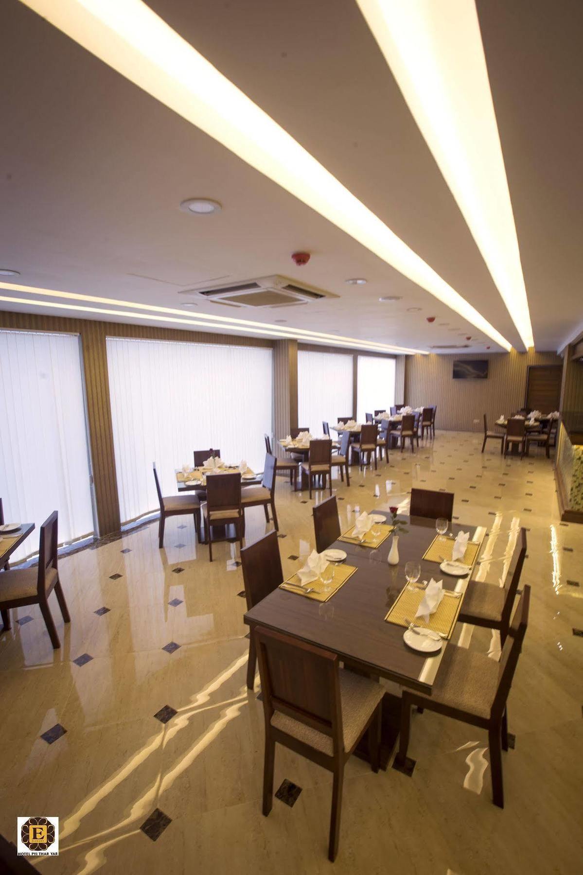 Elegant Hotel Pyi Thar Yar Янгон Екстериор снимка